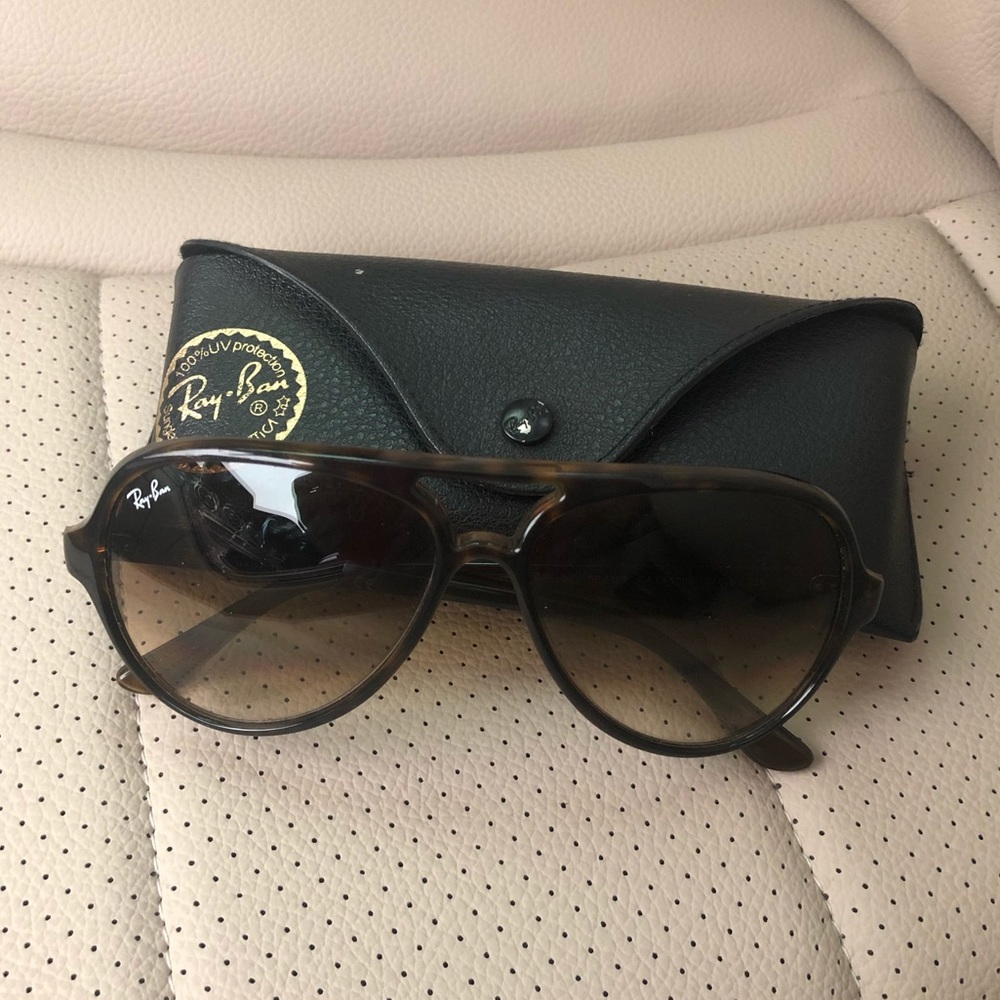 Ray Ban CATS 5000 Classic Sunglasses